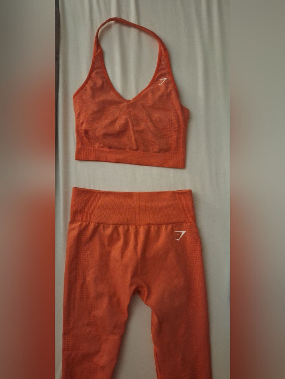 Gymshark PINK/ CORAL Seamless V‑Neck Sports Bra & High‑Waist Leggings Set